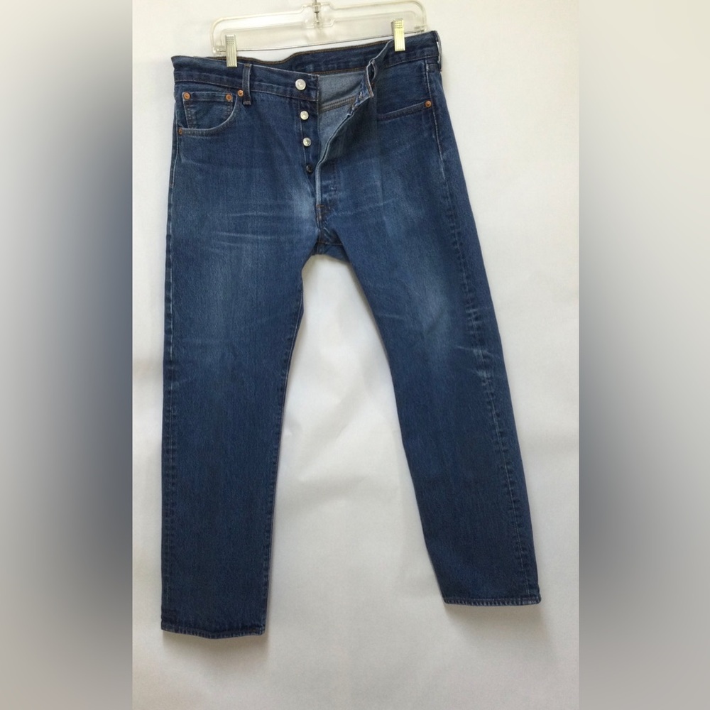 Vintage Levi 501 Jeans. Size 36 X 32